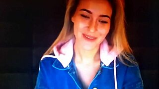 Blonde chaturbate girl rubs pussy wildly in steamy webcam chat