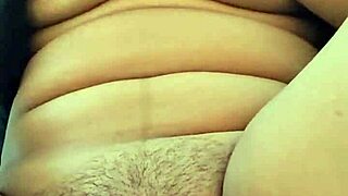 Latina Beauty Fingers Tight Pussy With Cucumber?