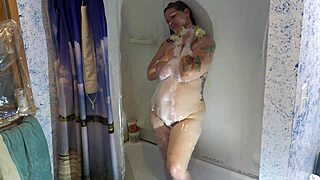 wanna join my steamy shower squirt after a long day? 💦🧼