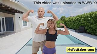 Blonde Luna Luxe Teases Perfect Poolside Ass