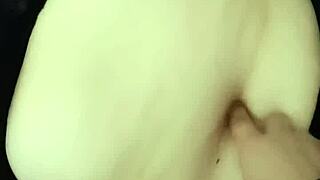 hey i love fingering this curvy milf's sexy belly close up 😍🔥👅