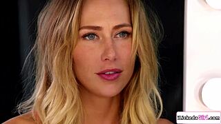 Hot Girlfriend Facesits Teasingly Before Squirting on Face