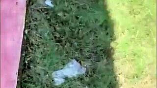 Te ofrezco dinero venezolana, ¿me dejas follarte en público ahora?