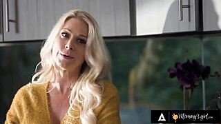 Katie Morgan feeds pussy to thirsty virgin Khloe Kapri