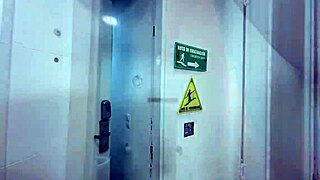 My boss and I threesome-fucked the nerd delivery girl full creampie pussy