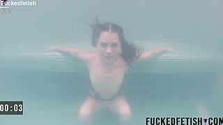 yessica bunny swims skinny wet underwater in tight bikini