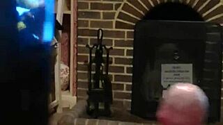 Hey, loving this quick thumb wank session