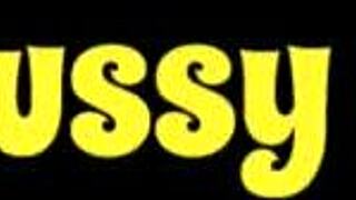 Close-Up Slutty Housewife Pussy Licked Poolside in Homemade 3some