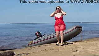 milf's juicy ass tempts on beach in homemade solo tease