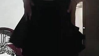 sexy shaved babe dances homemade hot! 😘💃🔥