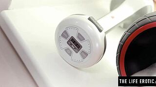 sweaty tanned gym babe grinds vibrating dumbbell to orgasm