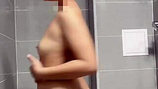 i feel so beautiful showing off my amateur tits today!