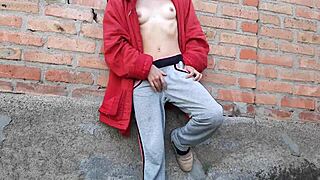 i rub my pussy in the yard till neighbors watch orgasm