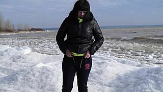 outdoor milf hairy pussy pissing sea compilation