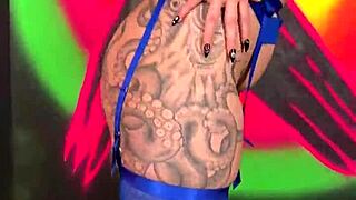 I can't stop flaunting my curvy frame and huge tits