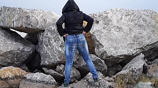 outdoor milf hairy pussy pissing sea compilation