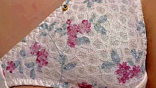 virgin girlfriend's shaved pussy debut for worldwide eyes new year wish