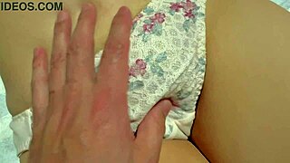 virgin girlfriend's shaved pussy debut for worldwide eyes new year wish