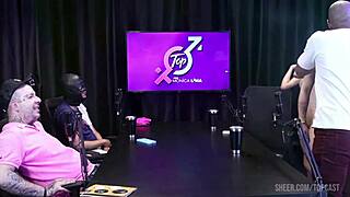 NEGÃO PAUZUDO FUCKS TWO HOT WIVES LIVE!