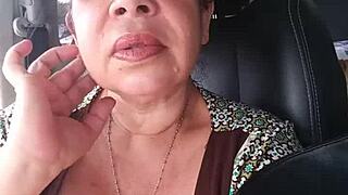 Pussy flashed in moving truck