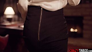Jill Kassidy craves boss dominance