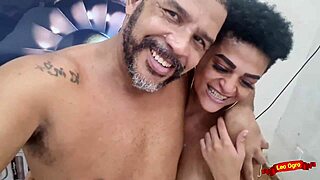 casal fudendo gostoso com a amiga lésbica safada