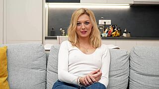 Czech Babe Isabella De Laa Teases in Public Casting