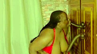 sundaydogood614's steamy shaved pussy lesbian play 📱💋