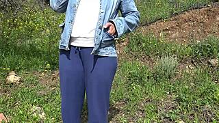 american tourist shocked as dealer gapes pussy with used dildo