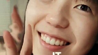 pervy japanese milf spreads shaved pussy for creampie pounding 💦🍑