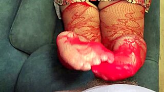 Wow! Curvy Stocking Babe Delivers Epic Footjob Tease!