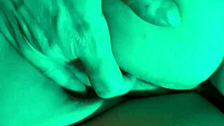 she fingers ass then i finger her pussy to orgasm