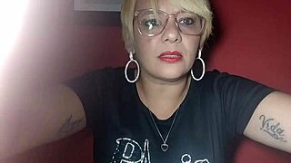 eu a lesbica sensivel dei pra o taxista... ai que delicia!