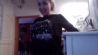 she loves farting loud while doing makeup voyeur cam