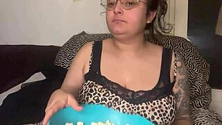 I love this sexy fetish with her big natural tits and armpit play