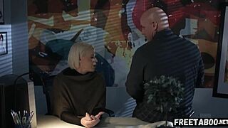 Blonde milf overwhelmed by photoshoot fucking ecstasy