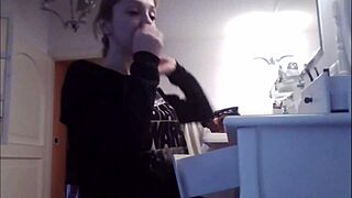 she loves farting loud while doing makeup voyeur cam