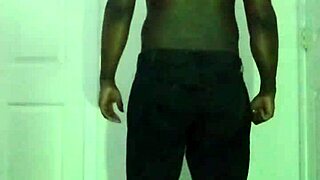 Anal catwalk DANCING on balcony