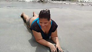 Curvy Latina Gordita Flaunts Huge Beach Ass