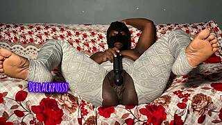 Homemade slut squirts easy with vibrator toys