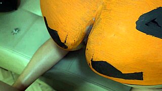 Milf screams fuck my Halloween pumpkin hole deep now!