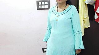 Dirty Haryanvi Cougar Shares Hotel Bed For Missionary Pussy Licking And Orgasm