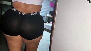 follando huge ass madrastra in kitchen 😈 cameltoe flash