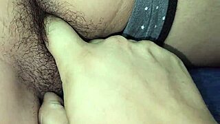 asi de facil es quitarle los pantys y follarla duro