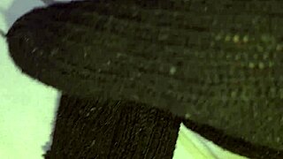 close up amateur mature solo anal fucking