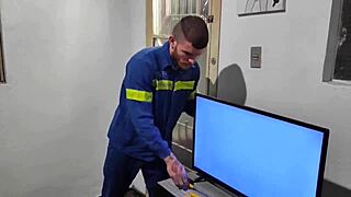 naughty electrician barebacks horny wife's big ass