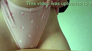 oh yeah, rubbing my wet pussy on the desk till i explode 💦