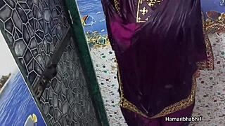 Indian Desi Bhabhi Takes Steamy Bath