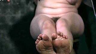 sweet honey casually shows off her feet in trailer