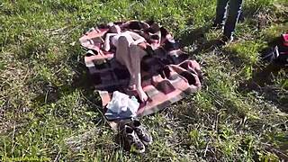 Sunbathing session evolves into bold outdoor public tutorial